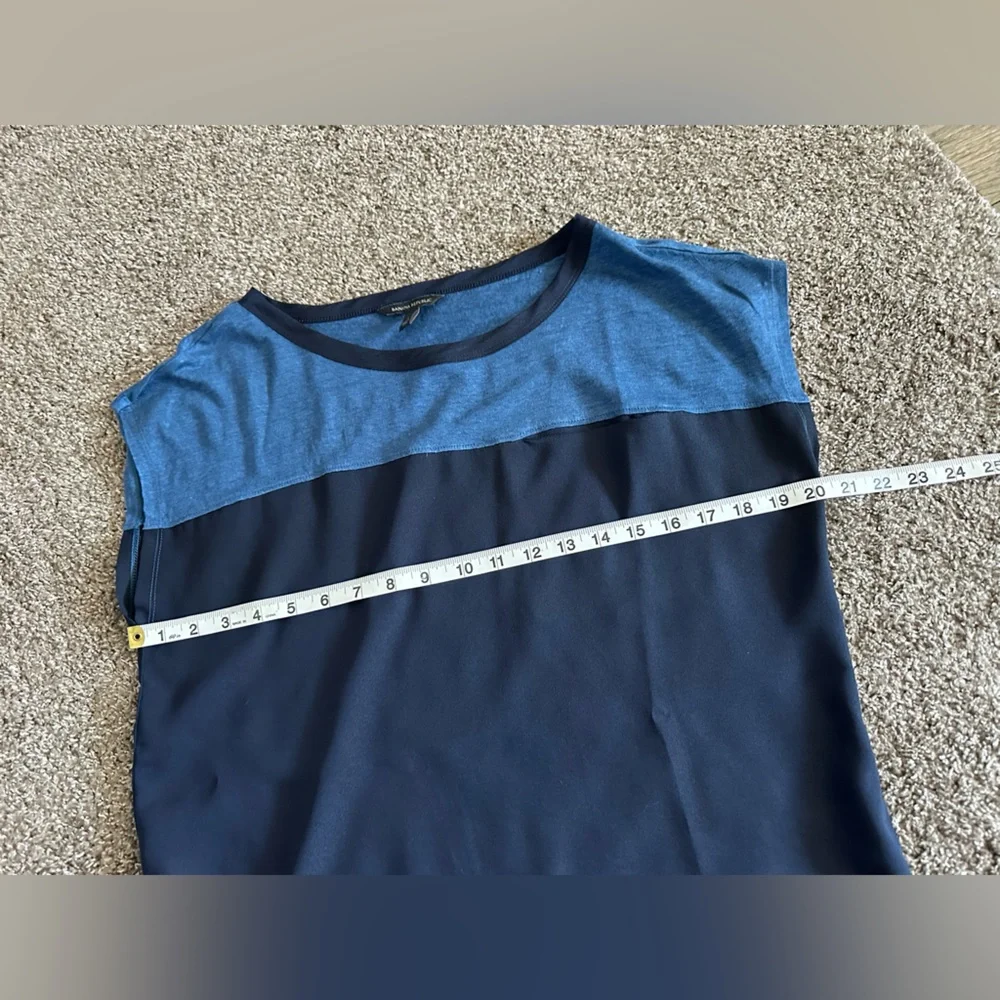 Banana Republic blue two tone sleeveless linen blouse front pocket small